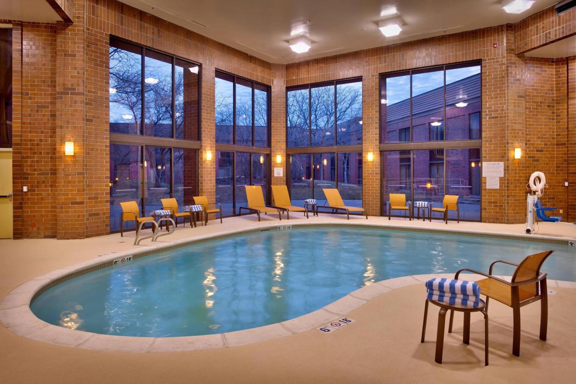 Hotel Courtyard By Marriott